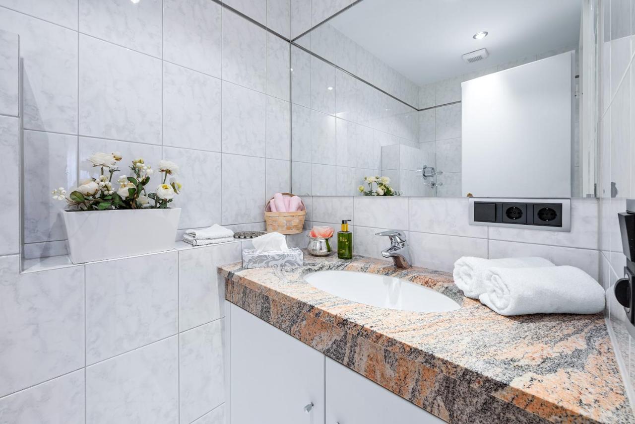 Alpine Garden Suite Гармиш-Партенкирхен Екстериор снимка